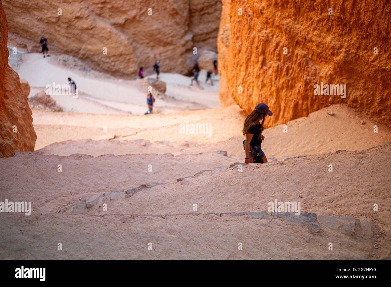 People walking on navajo loop trail in bryce canyon hi-res stock ...