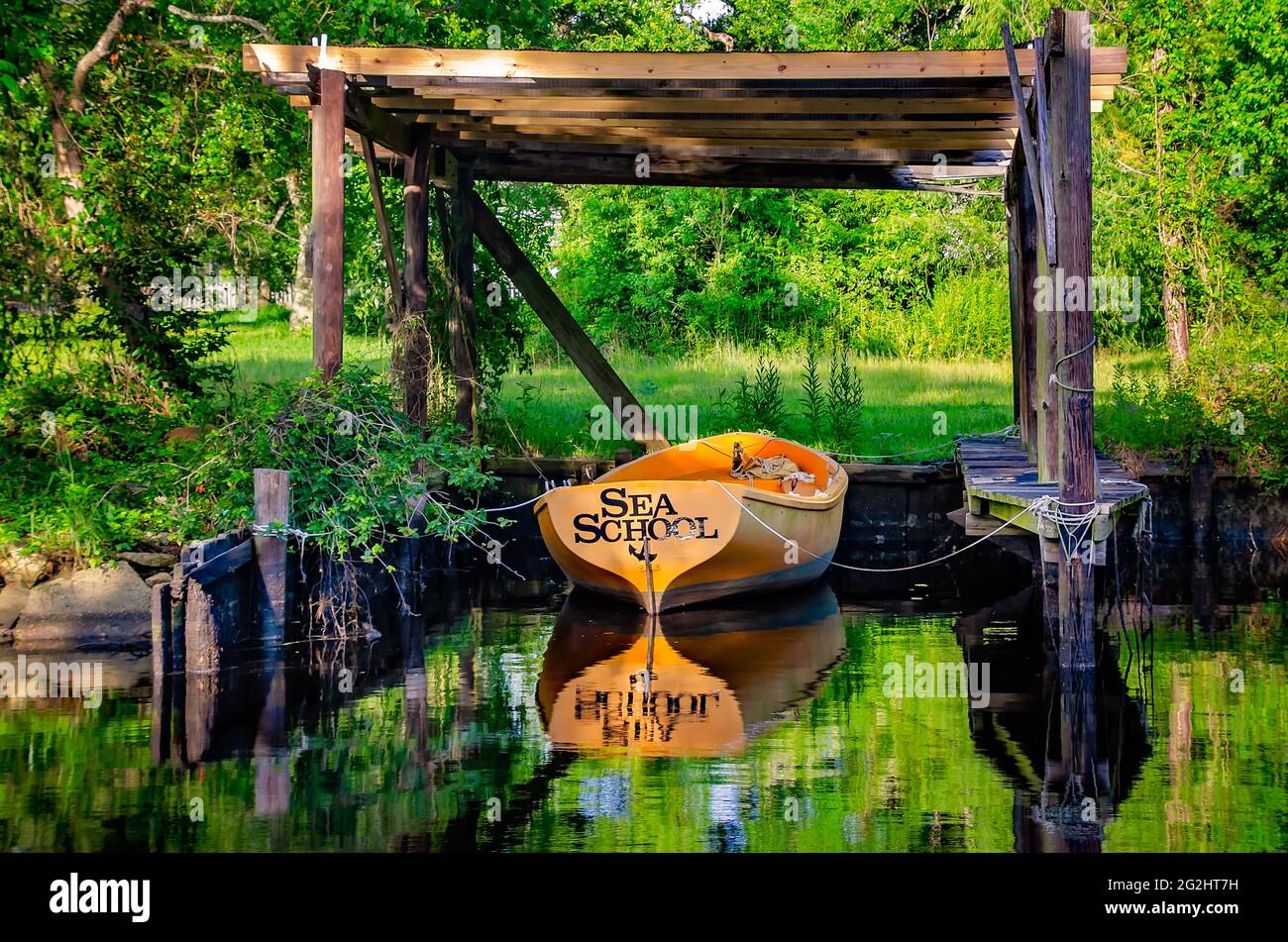 Flat stern canoe hires stock photography and images Alamy