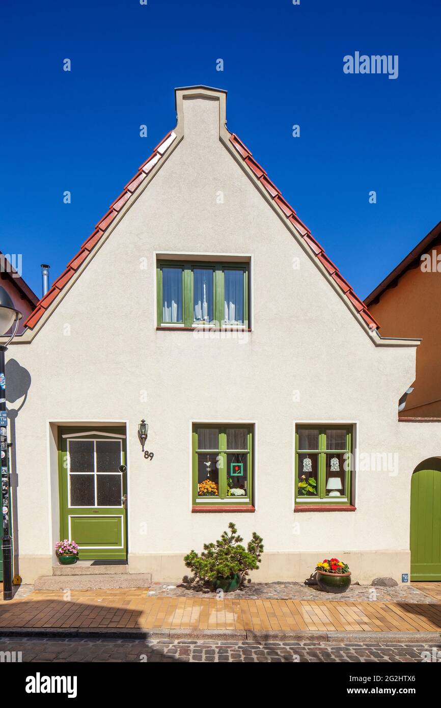 RostockWarnemuende, historic house in the old town Stock Photo Alamy