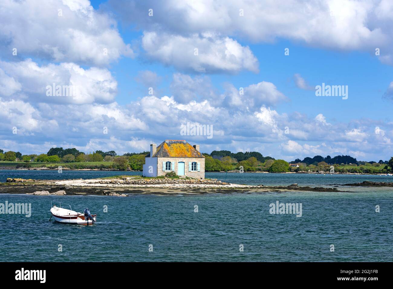 Former home of the oyster farmer, Maison de Nichtarguér, Saint Cado, Rivière d´Étel, near Belz, France, Brittany, Morbihan department Stock Photo