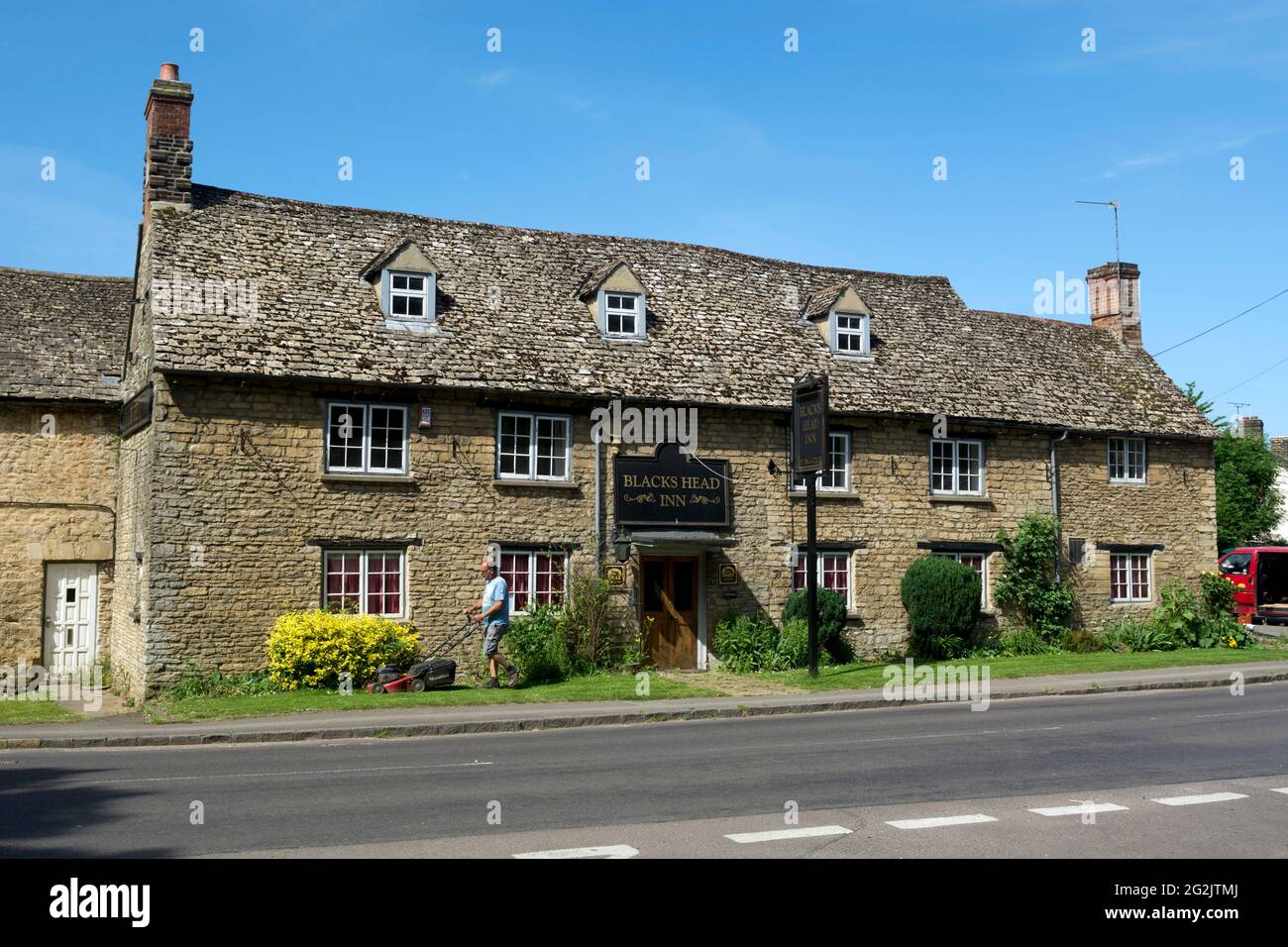 Blacks Head Inn, Bletchingdon, Oxfordshire, England, UK Stock Photo