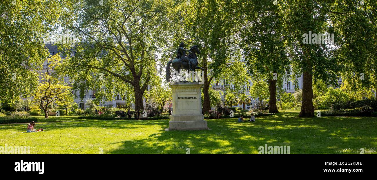 Statue of William III in The garden of St James's Square, London in ...