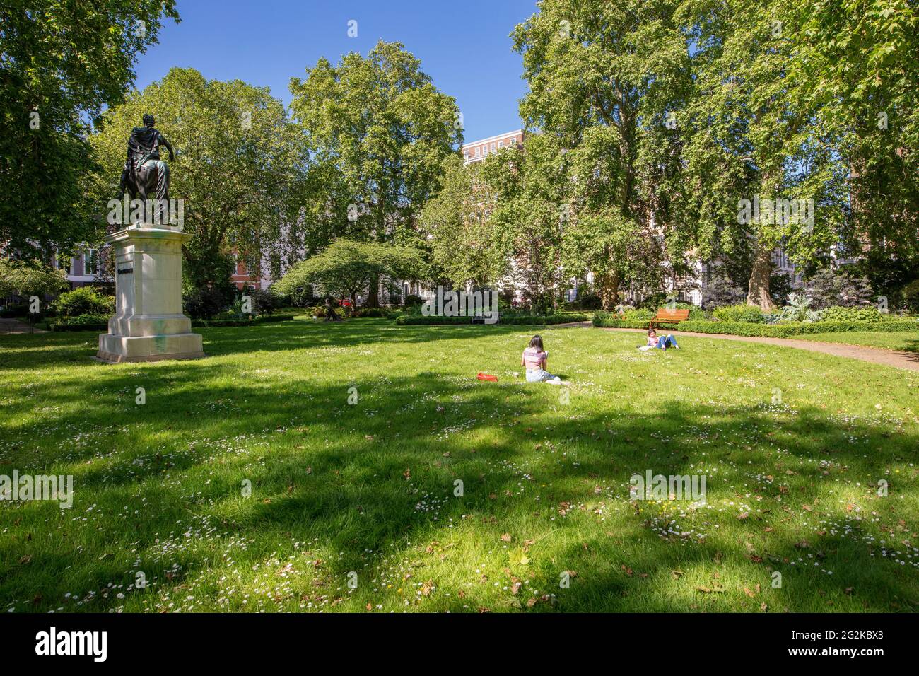 Statue of William III in The garden of St James's Square, London in ...