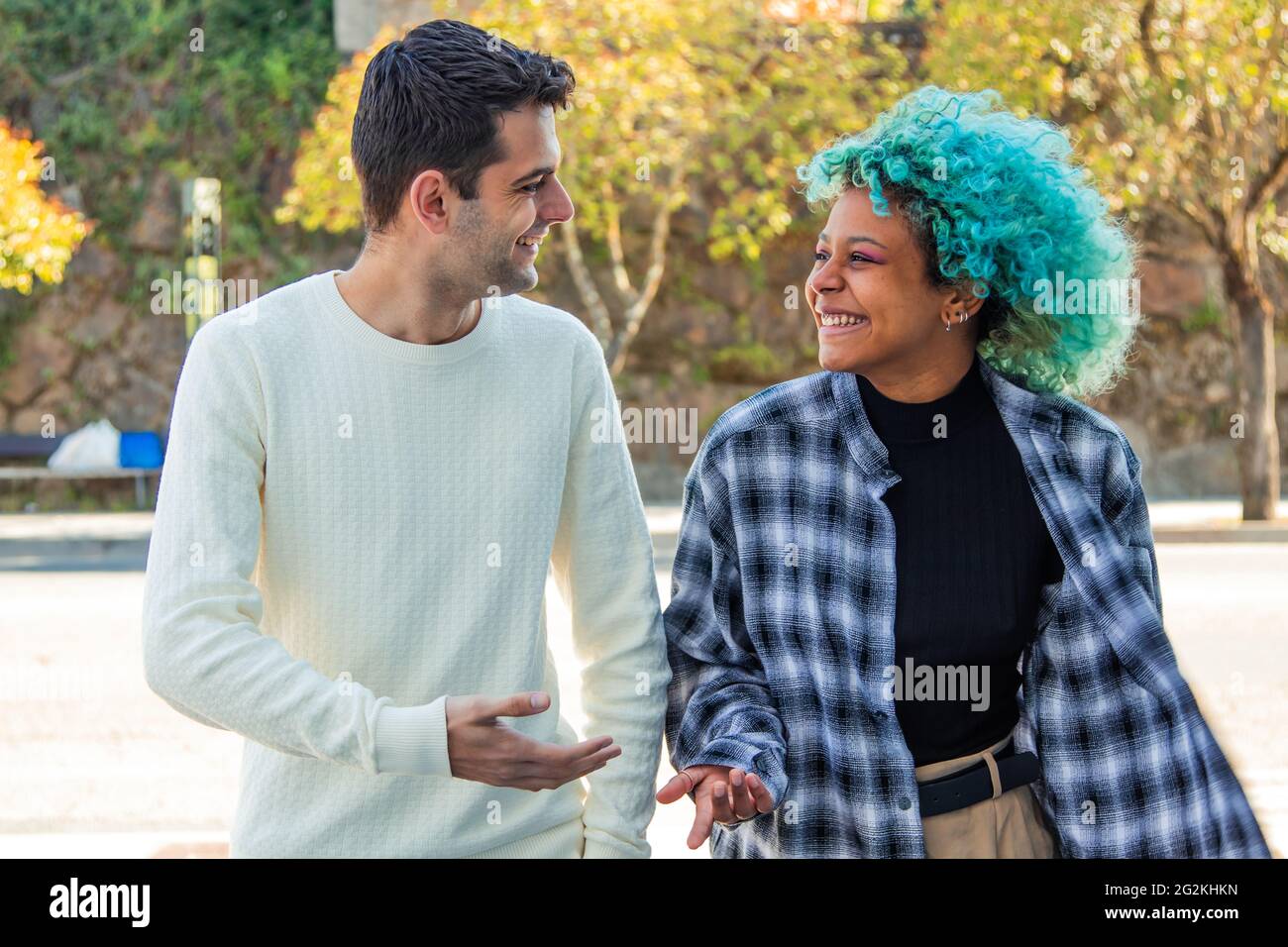 Young black couple chatting hi-res stock photography and images - Alamy