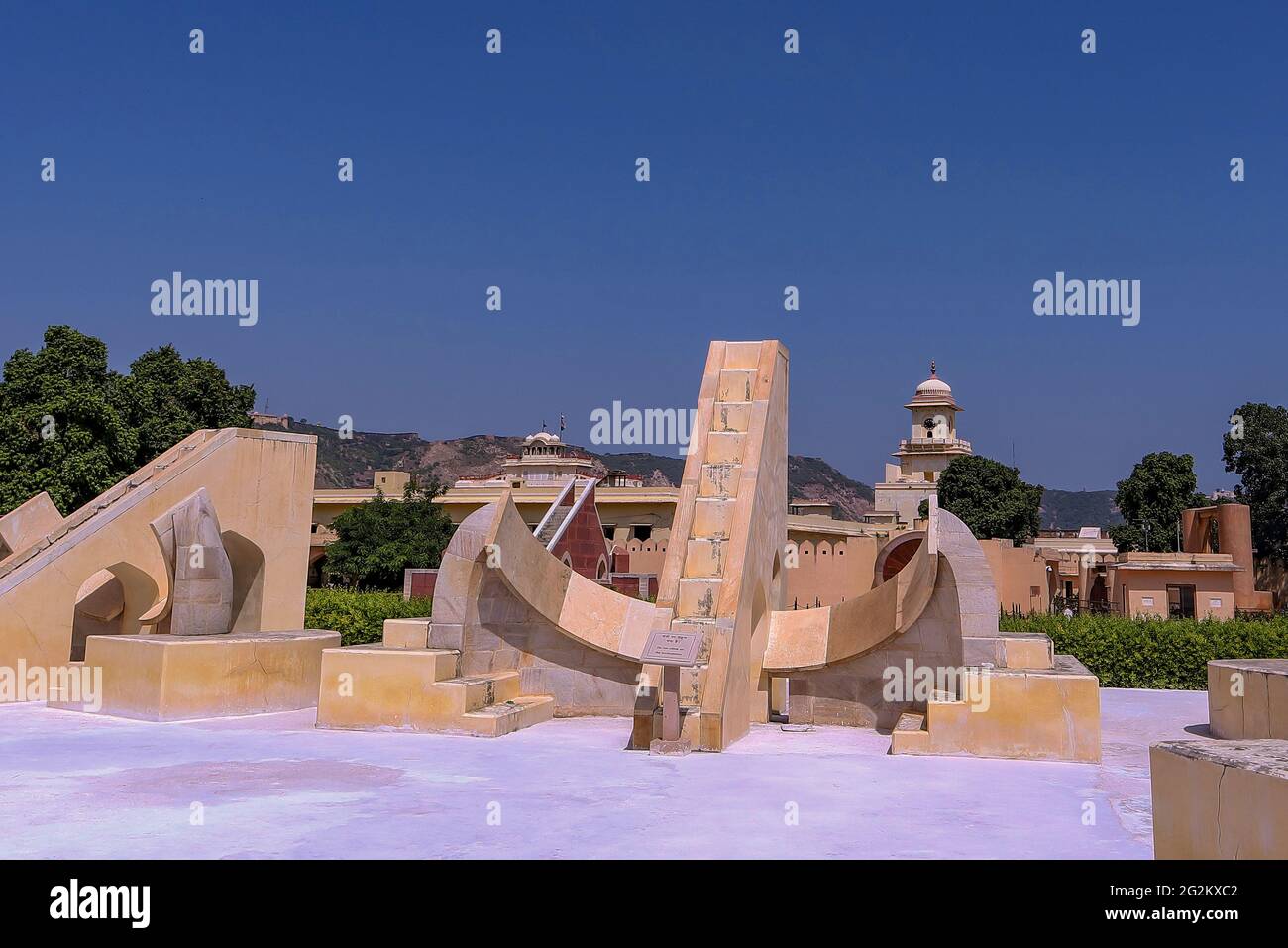 12 zodiac signs hires stock photography and images Alamy