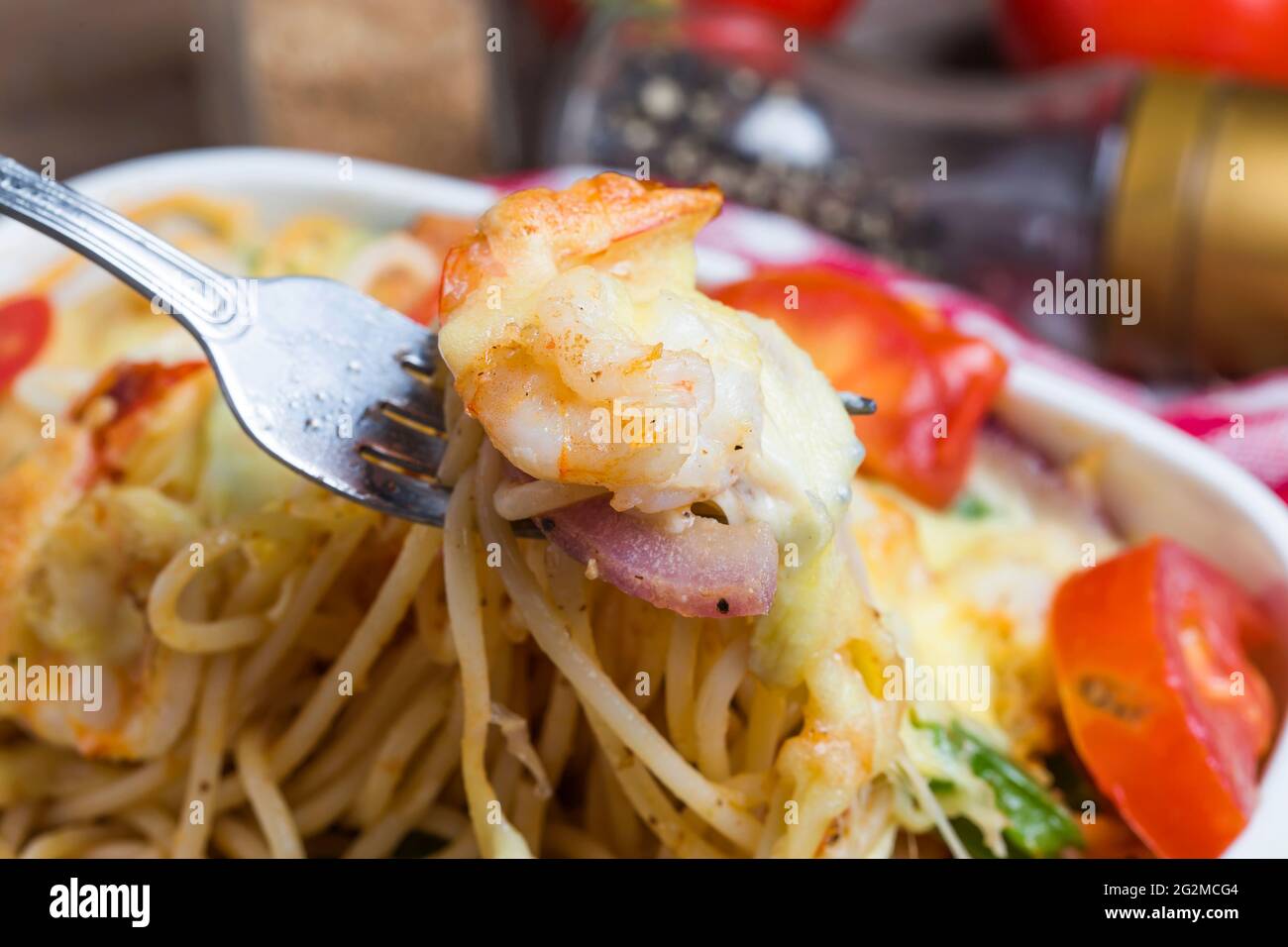 Seafood pasta, shrimp Stock Photo - Alamy