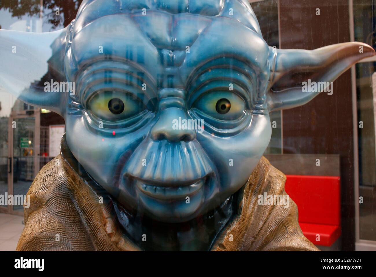 Figur, die den Yoda Charakter aus "Star Wars" zeigt, Paris, Frankreich/  France (nur fuer redaktionelle Verwendung. Keine Werbung. Referenzdatenbank  Stock Photo - Alamy