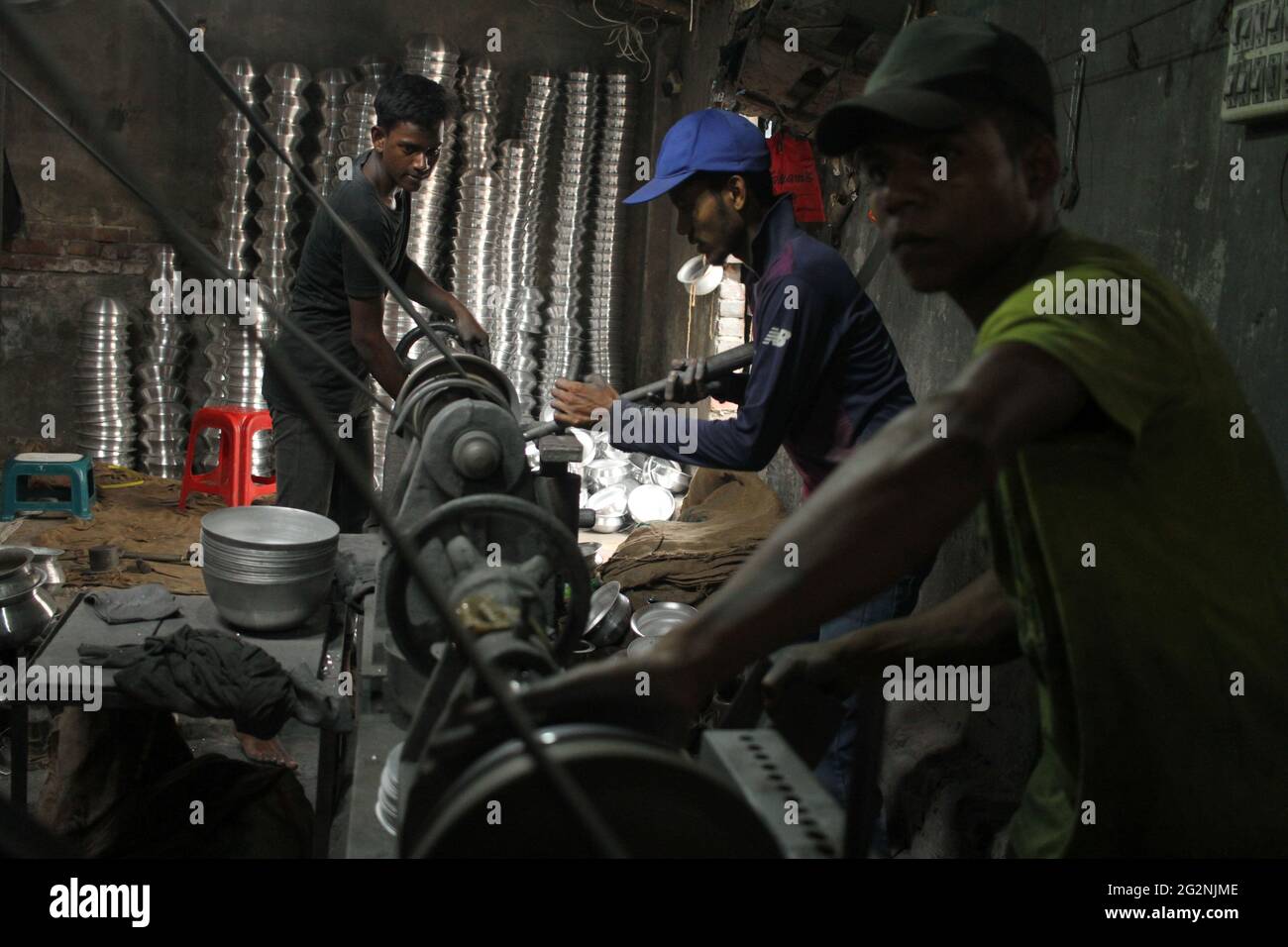 Dhaka Dhaka Bangladesh 12th June 21 Child Labor Are Works In A Silver Cooking Pot Manufacturing Factory In Dhaka Bangladesh On June 12 21 In This Type Of Aluminum Factories Around 30 50 Employ