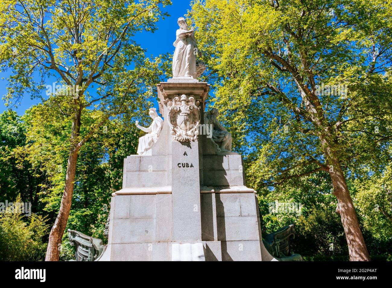 The fountain of Cuba was built in the first third of the 20th century as a commemorative monument to the Republic of Cuba. The Buen Retiro Park - Parq Stock Photo