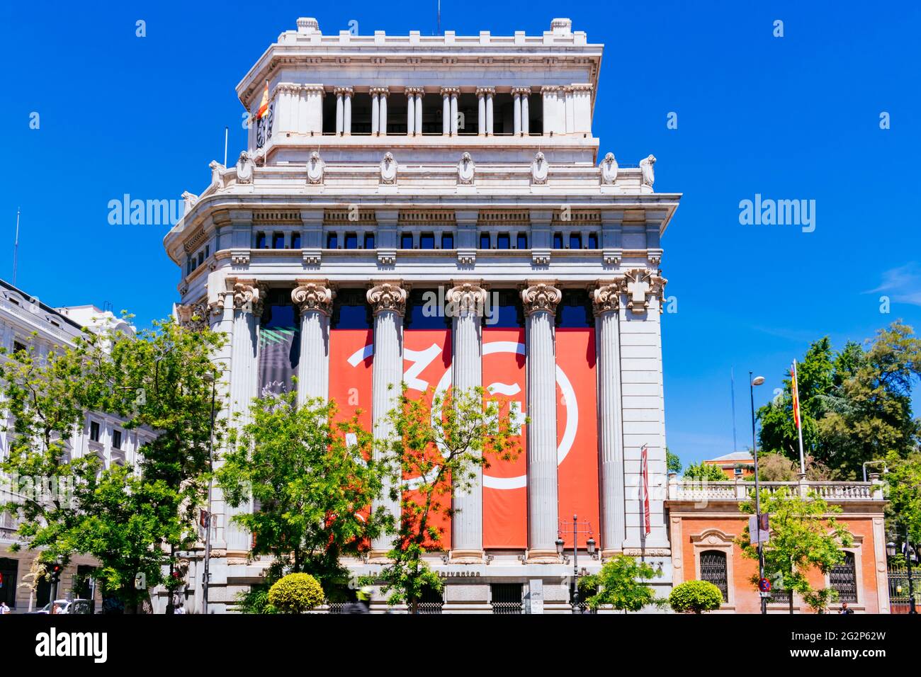 Instituto Cervantes building. Edificio de Las Cariátides, Caryatid