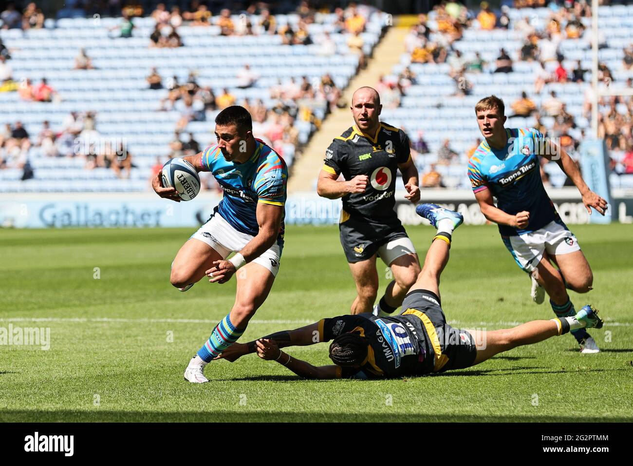 COVENTRY, UK. JUNE 12TH. Dan Kelly of Tigers runs with the ball during the Gallagher Premiership match between London Wasps and Leicester Tigers at the Ricoh Arena, Coventry on Saturday 12th June 2021. (Credit: James Holyoak | MI News) Credit: MI News & Sport /Alamy Live News Stock Photo