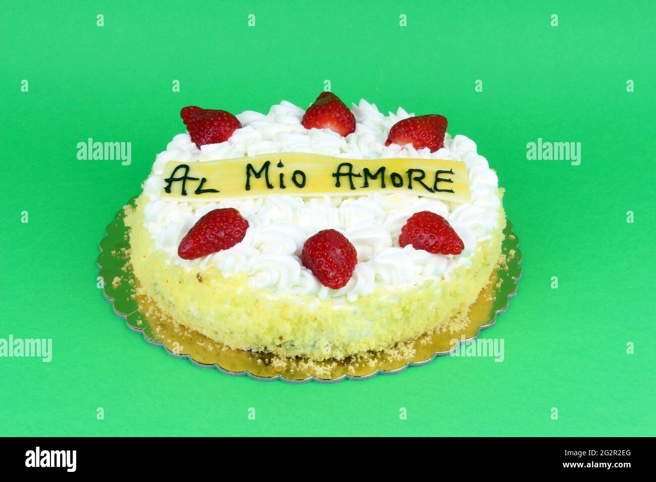Strawberry cake Love written in Italian "Al Mio Amore Stock Photo Alamy