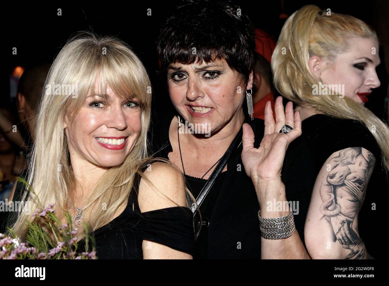 New York, NY, USA. 10 May, 2012. Roberta Thompson, Cathy OÕConnor at