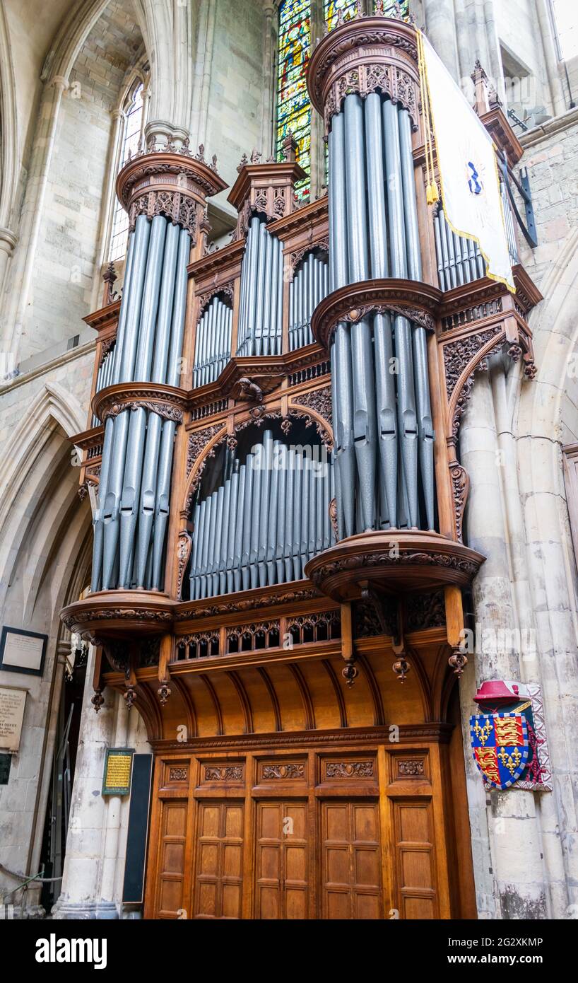 London. UK- 06.10.2021. The organ in the south transept of Southwark Cathedral. Stock Photo
