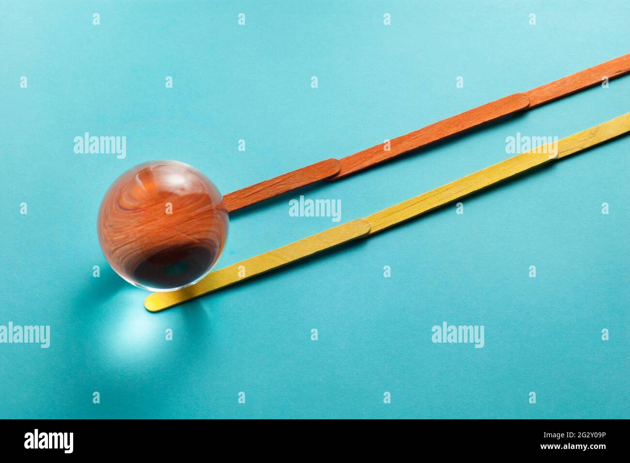 Blue object moving forward hi-res stock photography and images - Alamy