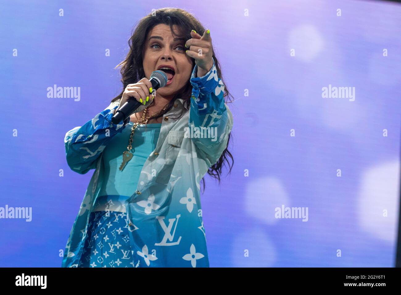 Katya Bujinskayaning yalangoch fotosurati