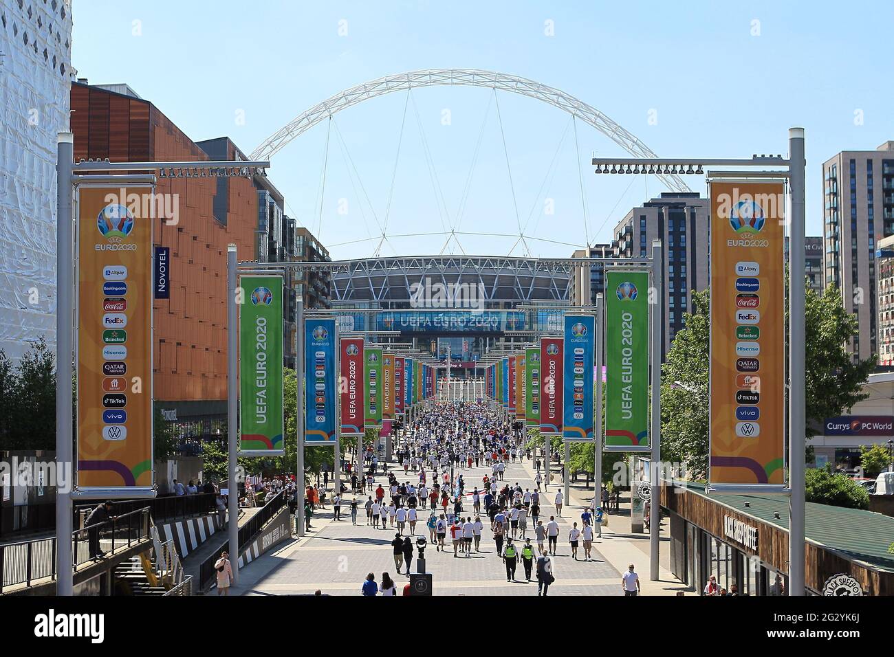 London, UK. 13th June, 2021. General view of the stadium and fans walking down Wembley Way prior to kick off. Scenes ahead off the UEFA Euro 2020 tournament match, England v Croatia, Wembley Stadium, London on Sunday 13th June 2021. this image may only be used for Editorial purposes. pic by Steffan Bowen/Andrew Orchard sports photography/Alamy Live news Credit: Andrew Orchard sports photography/Alamy Live News Stock Photo