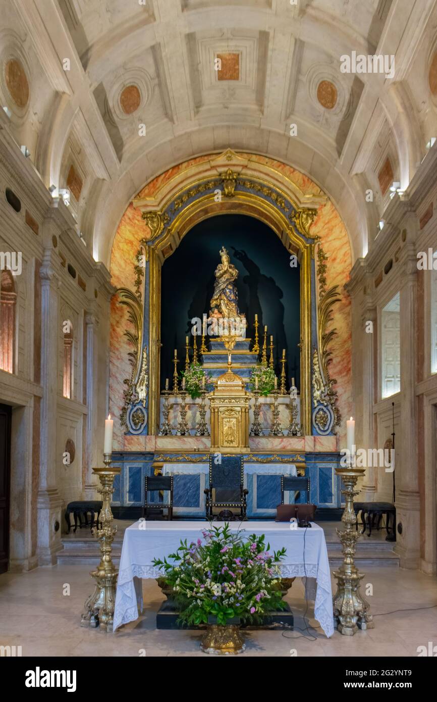 Tabernacle catholic altar hi-res stock photography and images - Alamy