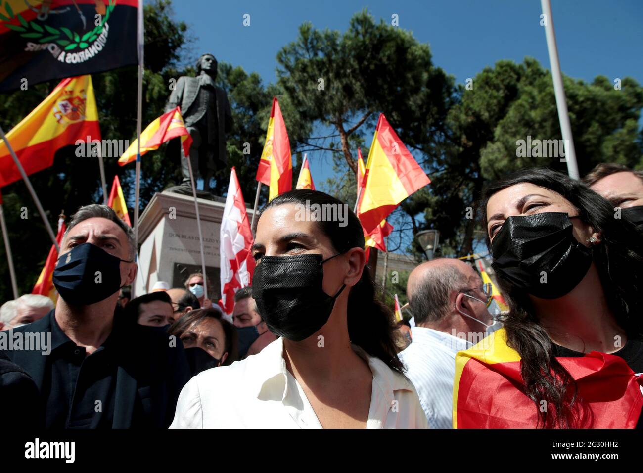 Madrid, Spain; 13.06.2021.- Rocío Monasterio (L), deputy of the extreme right party Vox at the monument to the Spanish admiral Blas de Lezo, who was one-eyed, lame and one-eyed. 'Unión 78' platform led by the Spanish politician Rosa Díez, the group that convened the meeting of the far-right in the Plaza de Colón in Madrid, to protest the possible pardons to the imprisoned Catalan independence politicians. Among thousands of people who filled the square and the adjacent streets with Spanish flags, the attendees shouted slogans such as 'Madrid will be the tomb of Sanchismo' by the president of S Stock Photo