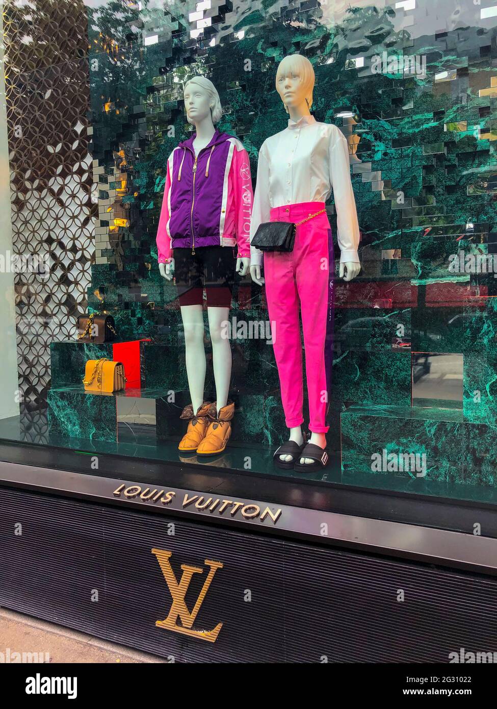 louis vuitton window display with flowers  Retail design display, Window  display design, Visual merchandising