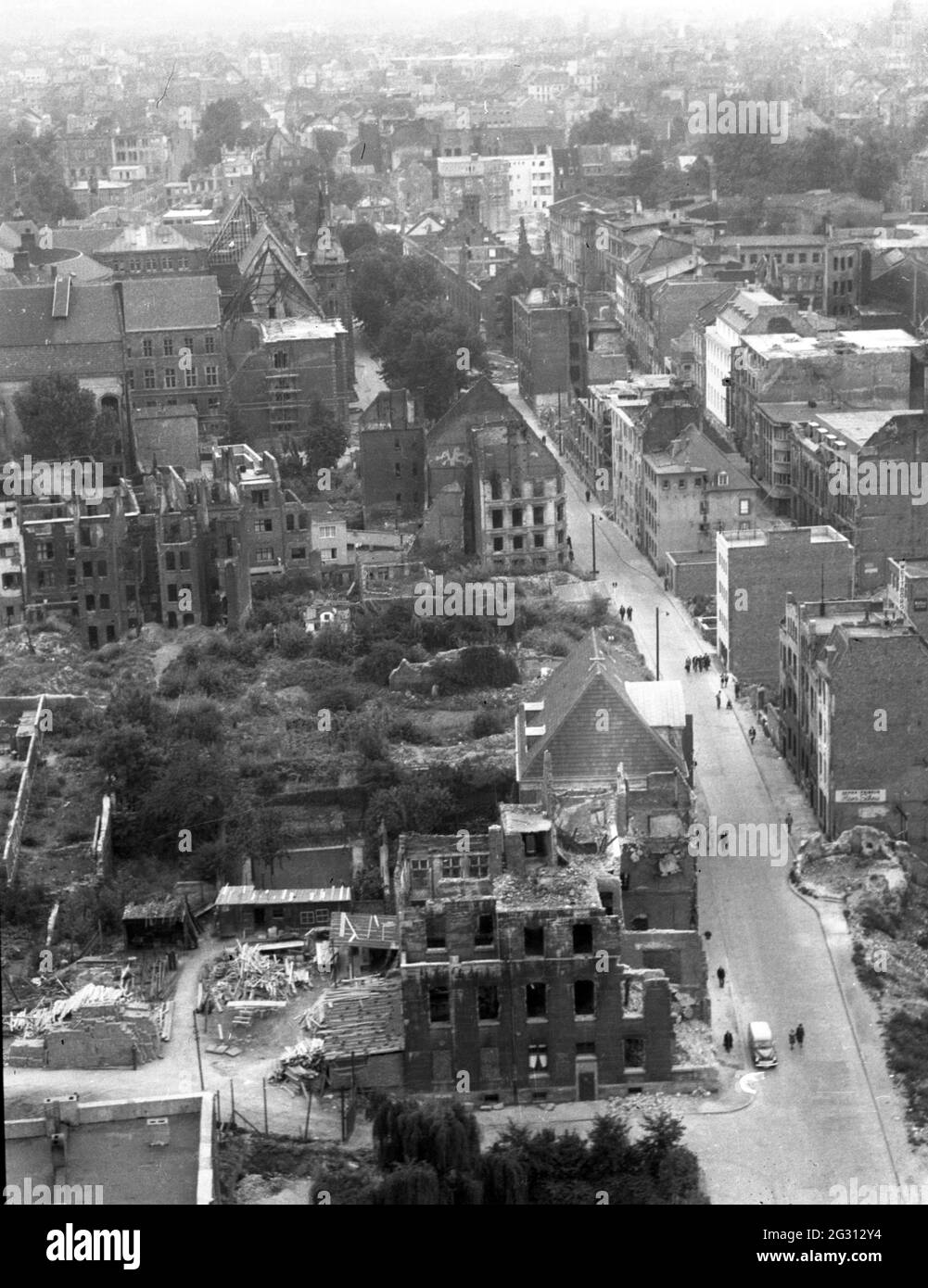 Deutschland Ruinen und Wiederaufbau (Ort unbekannt) 1945 bis 1949 - Germany Ruins and reconstruction after war (town unknown) 1945 - 1949 Stock Photo