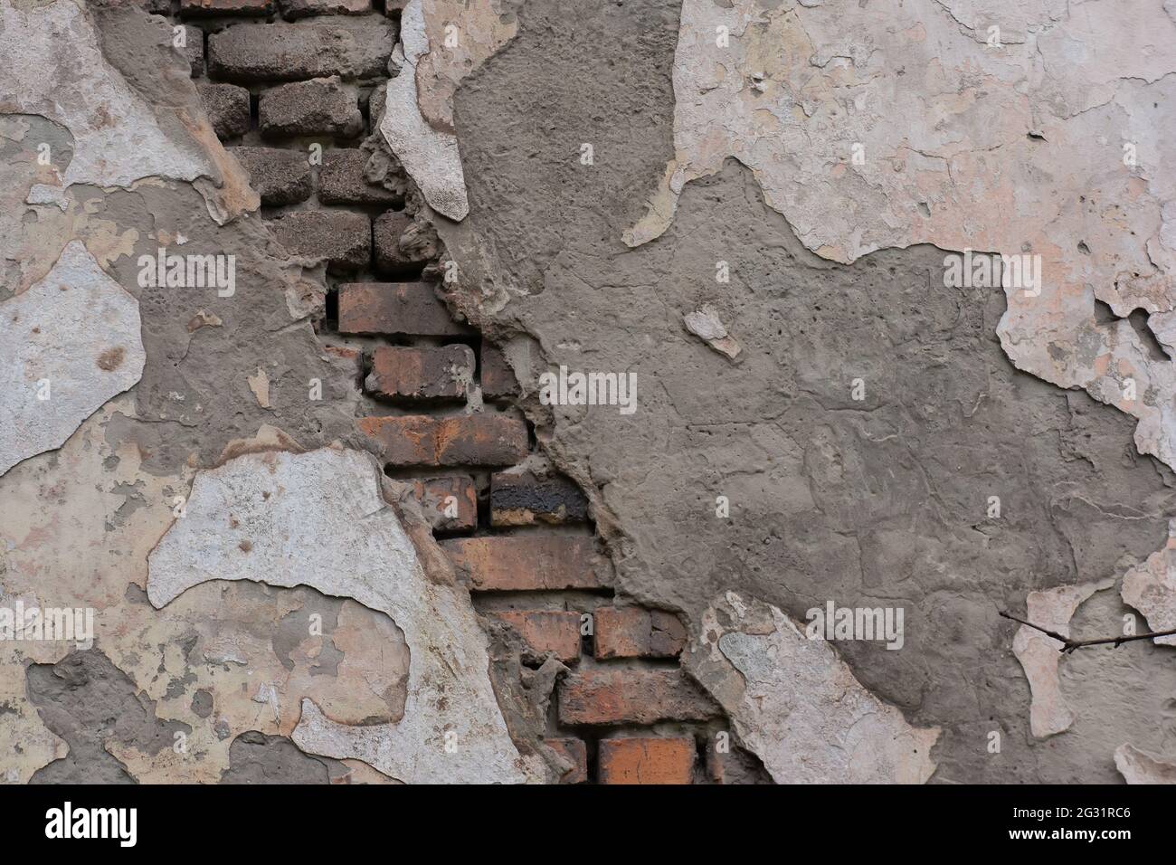 Cement falling off wall hires stock photography and images Alamy