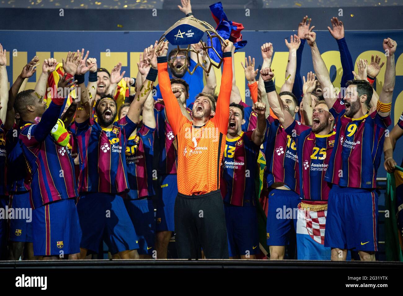 Cologne, Germany. 13th June, 2021. Handball: Champions League, FC Barcelona  - Aalborg HB, Final Round, Final Four, Final at the Lanxess Arena.  Barcelona goalkeeper Gonzalo Perez de Vargas holds up the trophy