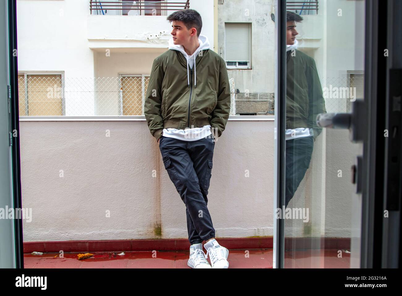 Urban teenager portraits hi-res stock photography and images - Alamy