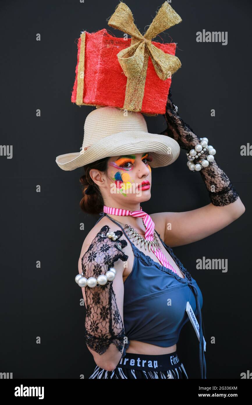 London Uk 12 June 21 The Model Attends A Flash Mob Fashion Show On Piccadilly Circus For Designer Pierre Garroudi Credit Waldemar Sikora Stock Photo Alamy