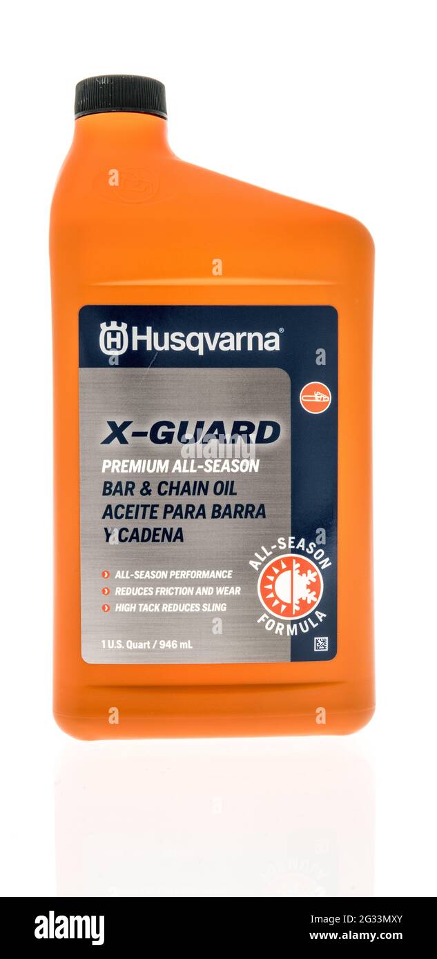 Husqvarna chainsaw hires stock photography and images Alamy