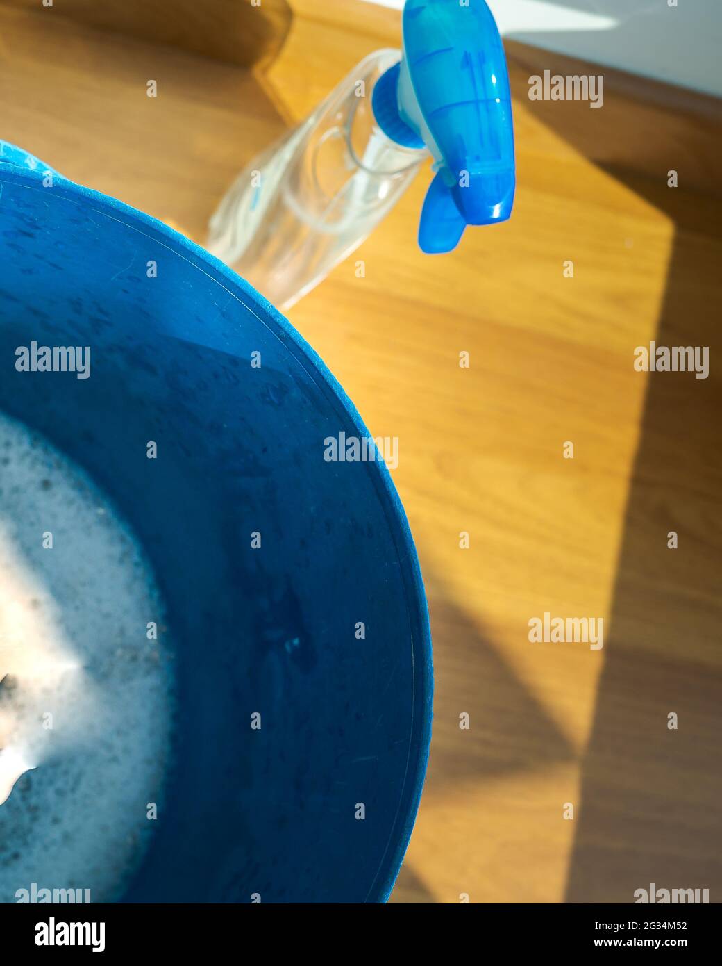 Asian house cleaner cleaning hi-res stock photography and images - Alamy