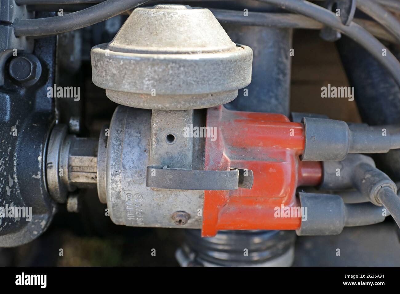 Ignition distributor hi-res stock photography and images - Alamy
