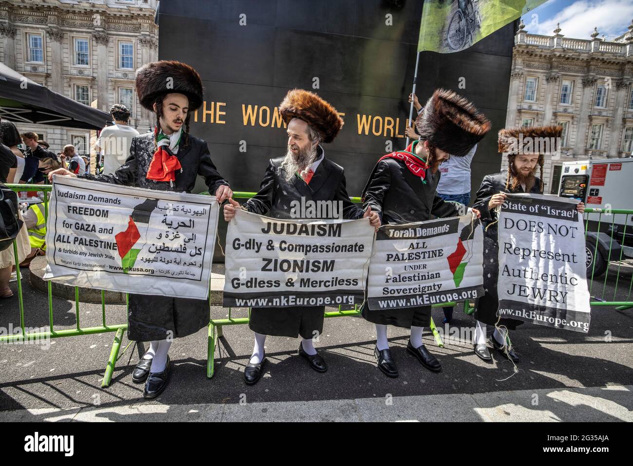 Jews Demonstrating Members of the Jewish community gather together at the Free Palestine ...