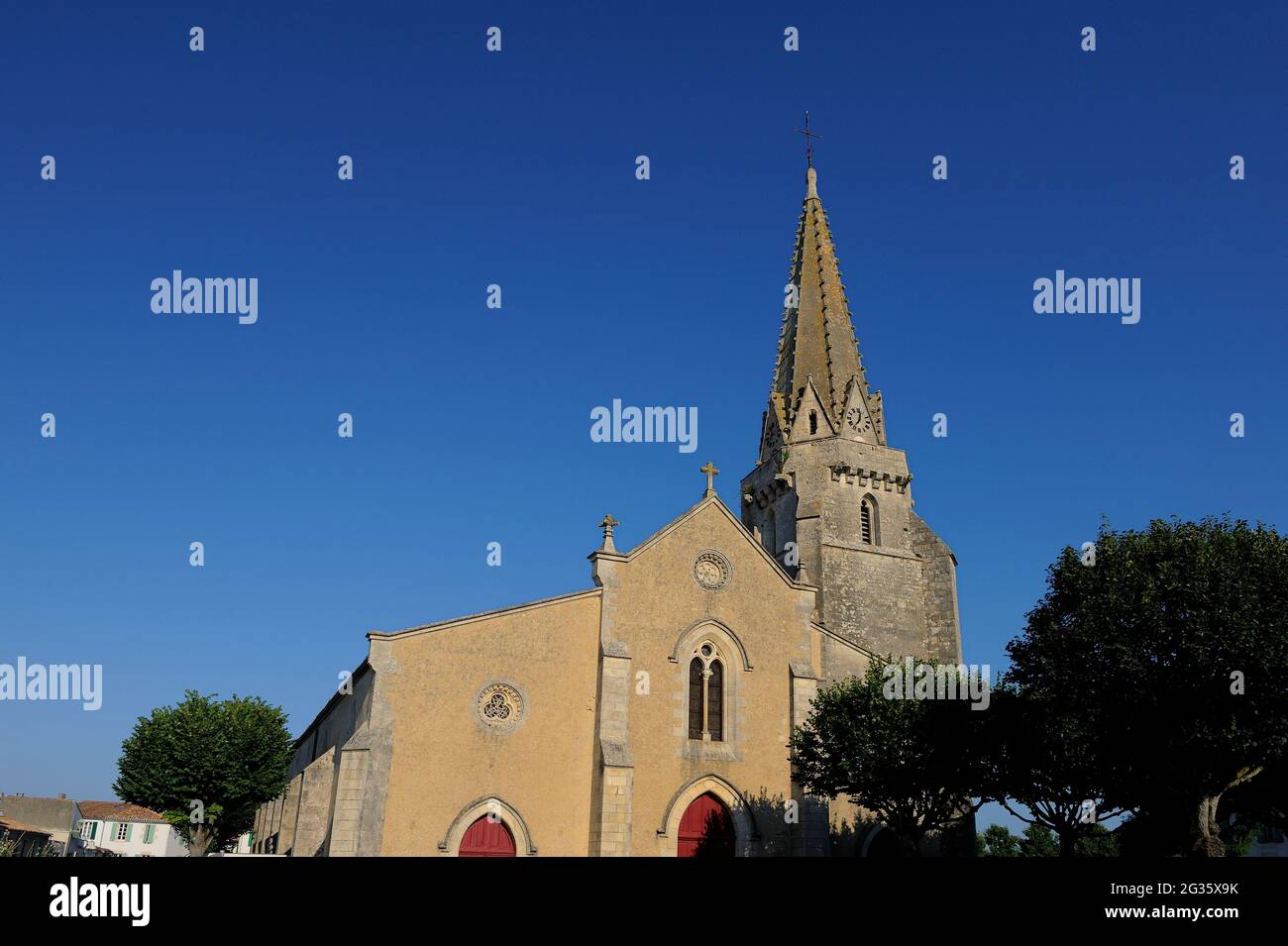 FRANCE, CHARENTEMARITIME (17) ISLAND OF RE, VILLAGE OF SAINTEMARIEDE
