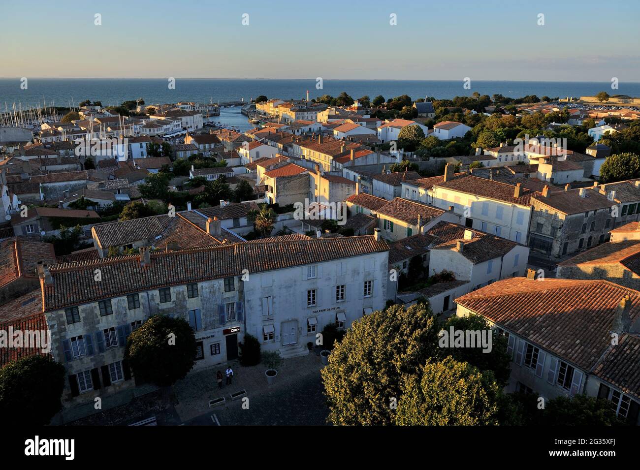 FRANCE, CHARENTE-MARITIME (17) RE ISLAND, VILLAGE OF SAINT-MARTIN-DE-RE, THE VIEW FROM THE BELL TOWER OF SAINT MARTIN CHURCH Stock Photo