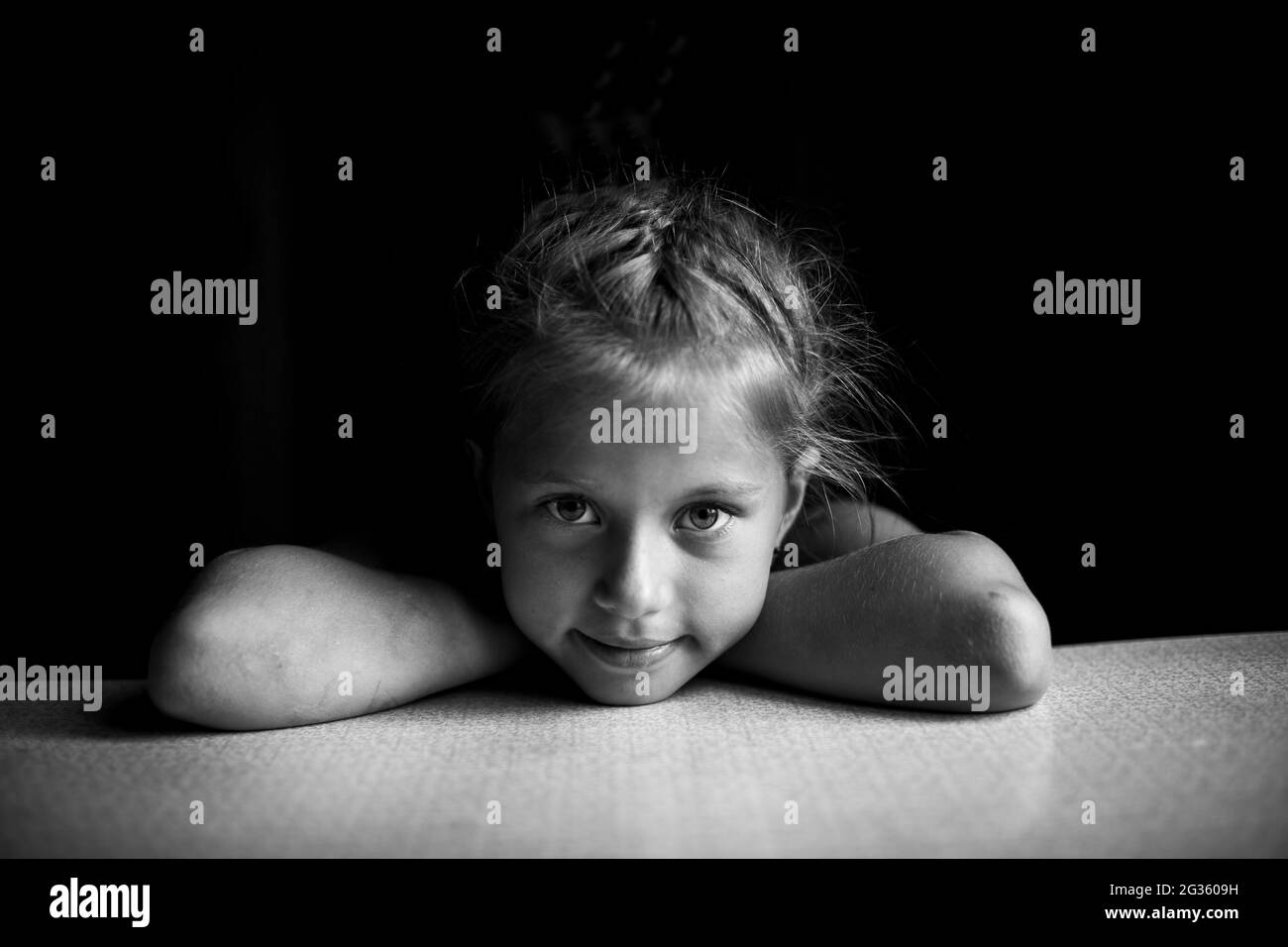 Sad little girl Black and White Stock Photos & Images - Alamy