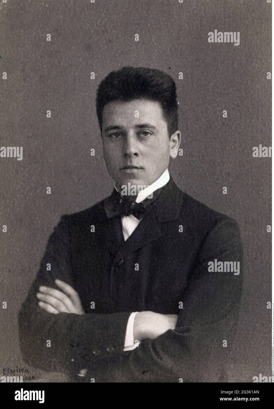 people, men, young man, half length, studio Elvira, Munich, circa 1905, ADDITIONAL-RIGHTS-CLEARANCE-INFO-NOT-AVAILABLE Stock Photo