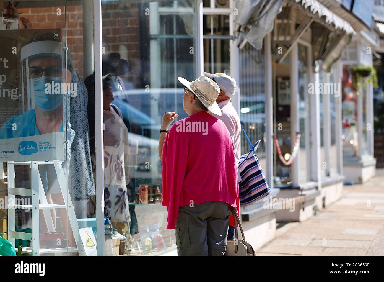 Summer days 2021 hires stock photography and images Alamy