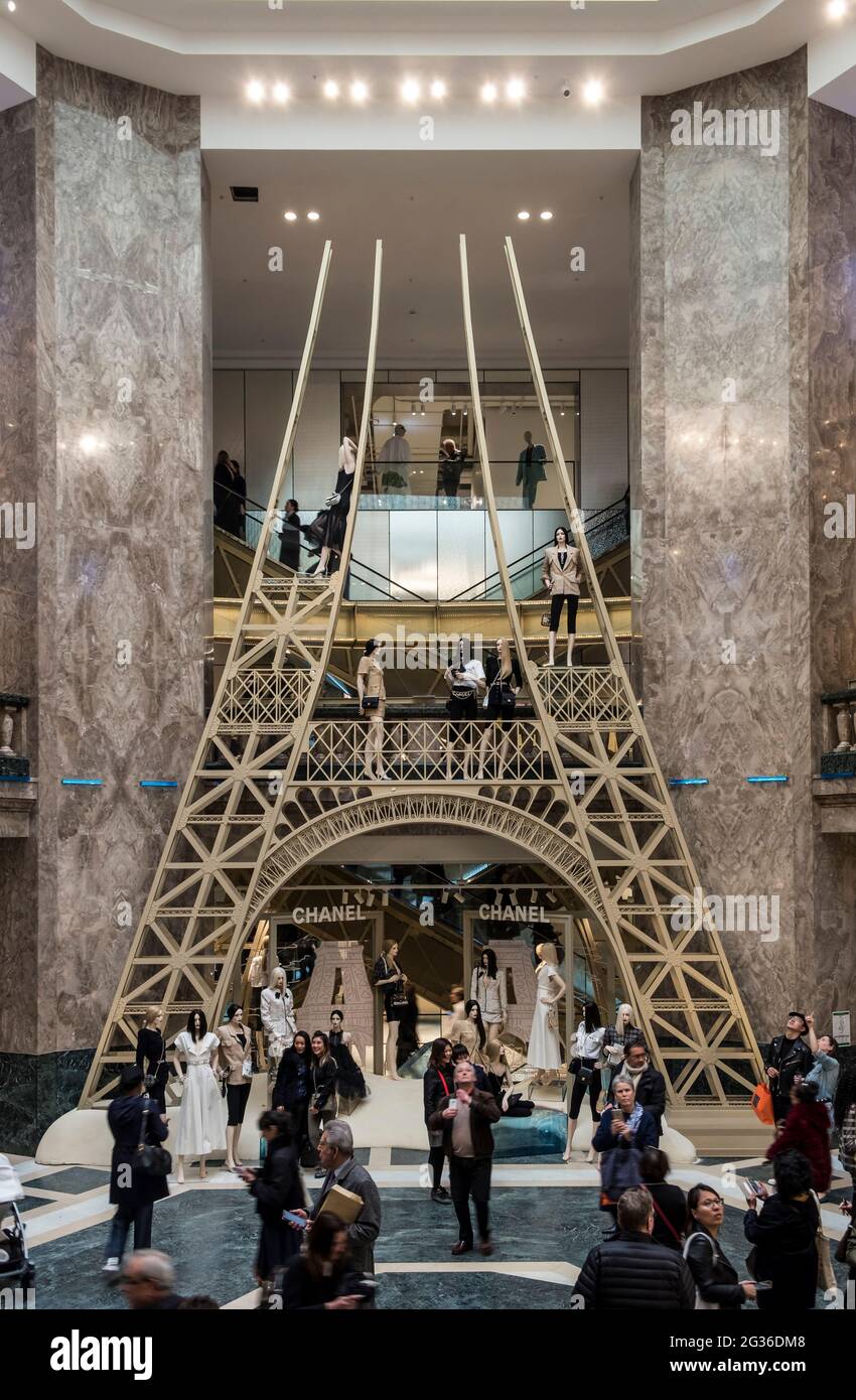FRANCE. PARIS (8TH DISTRICT). GALERIES LAFAYETTE CHAMPS-ELYSEES, CHAMPS- ELYSEES AVENUE (LAYOUT: BJARKE INGELS AND BIG AGENCY Stock Photo - Alamy