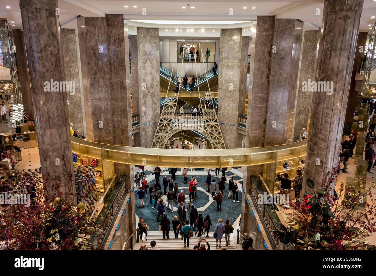 FRANCE. PARIS (8TH DISTRICT). GALERIES LAFAYETTE CHAMPS-ELYSEES, CHAMPS- ELYSEES AVENUE (LAYOUT: BJARKE INGELS AND BIG AGENCY Stock Photo - Alamy