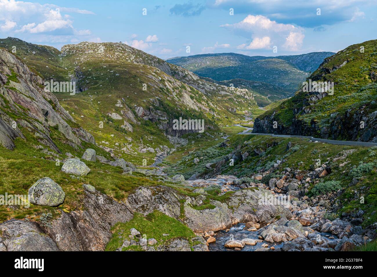 Mountain scenery norway hi-res stock photography and images - Alamy