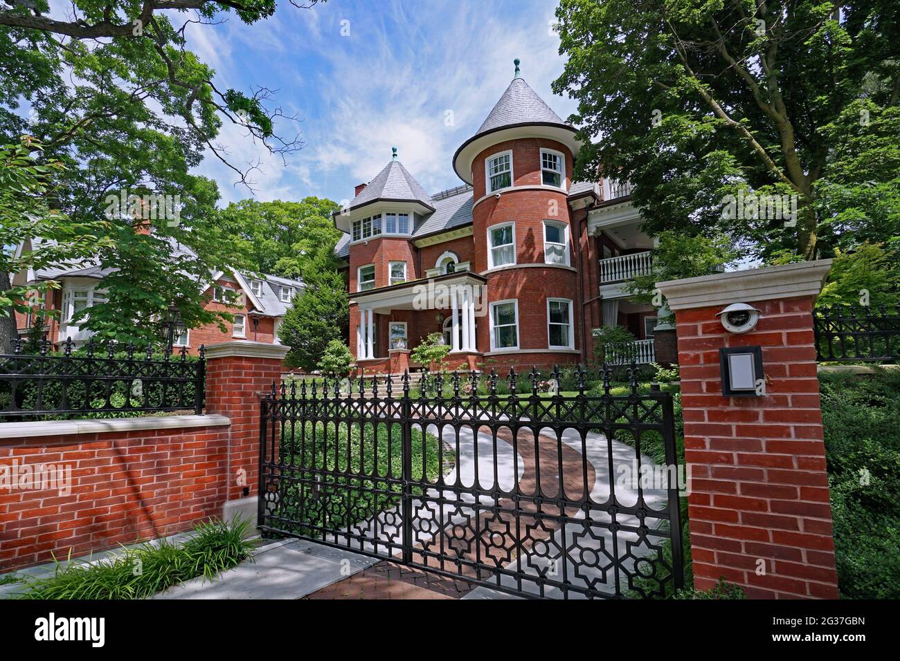 large old house on gated estate typical of Rosedale neighborhood in Toronto Stock Photo