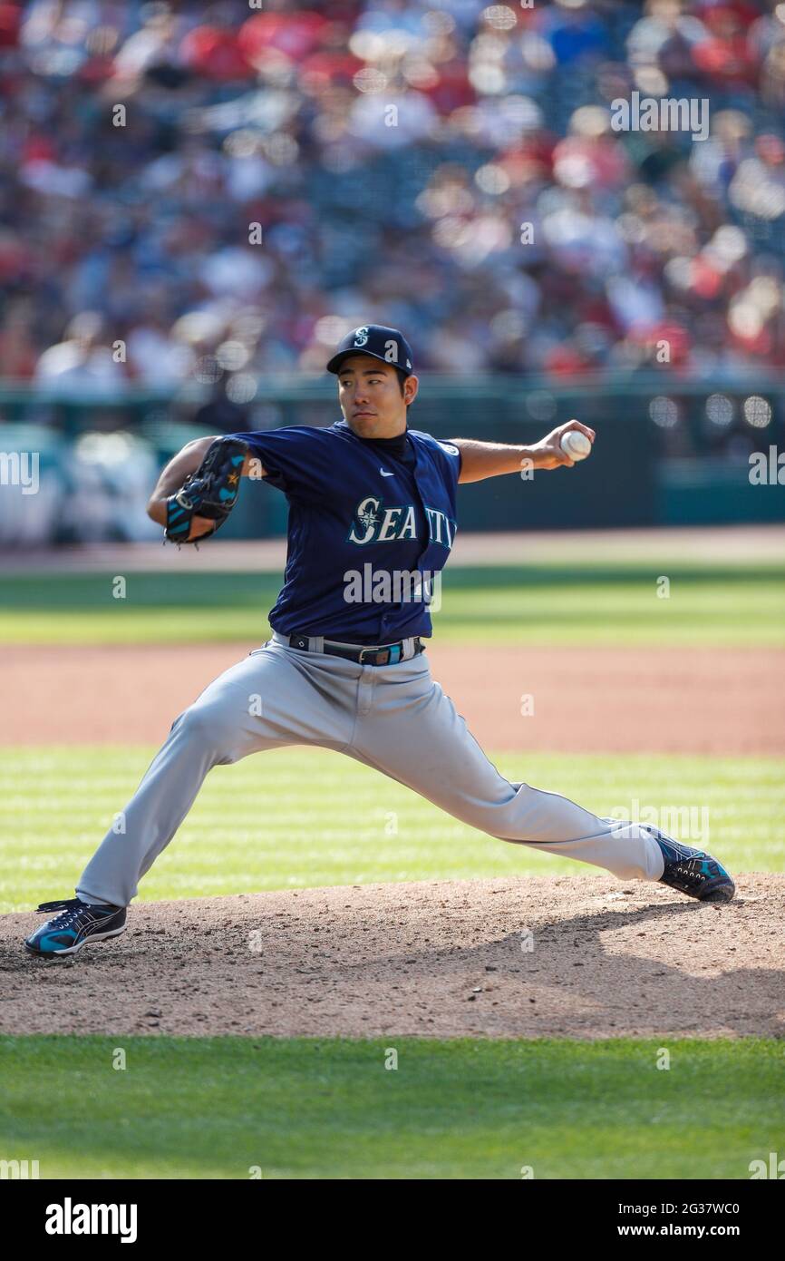 Seattle Mariners pitcher Yusei Kikuchi (18) pitches the ball during an MLB regular season game
