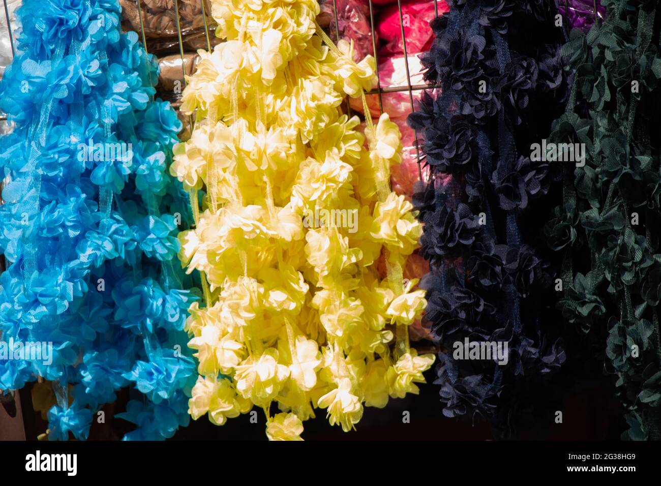 Hanging decorative flowers hi-res stock photography and images - Alamy