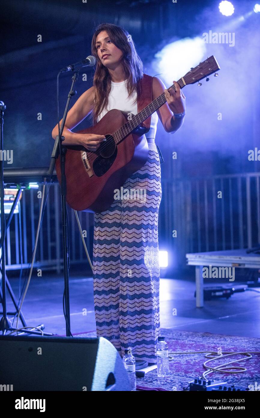 Maren performing at Antiga Fàbrica Estrella Damm, Barcelona 12 Jun. 2021. Photographer: Ale Espaliat Stock Photo