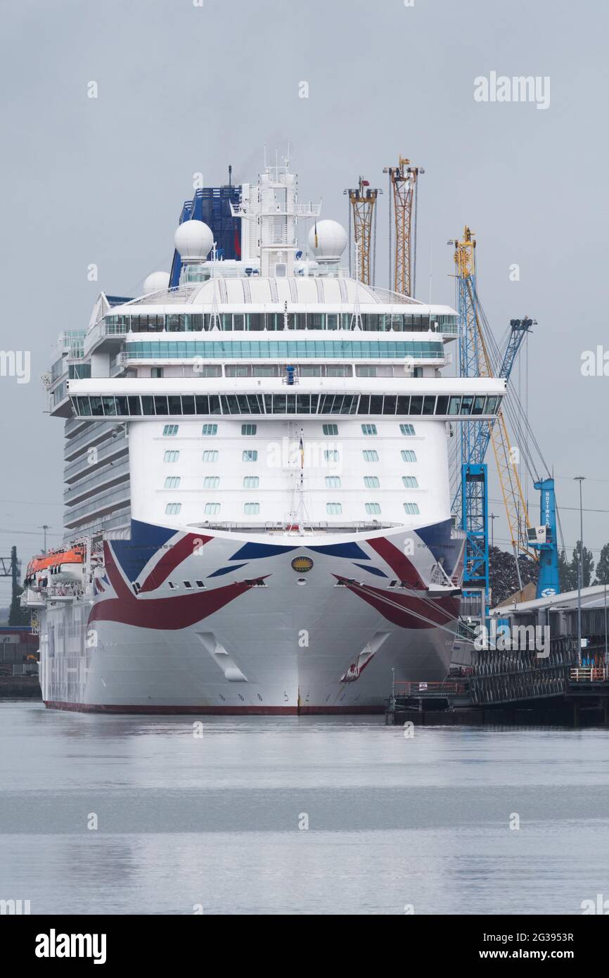 P And O Britannia High Resolution Stock Photography And Images Alamy