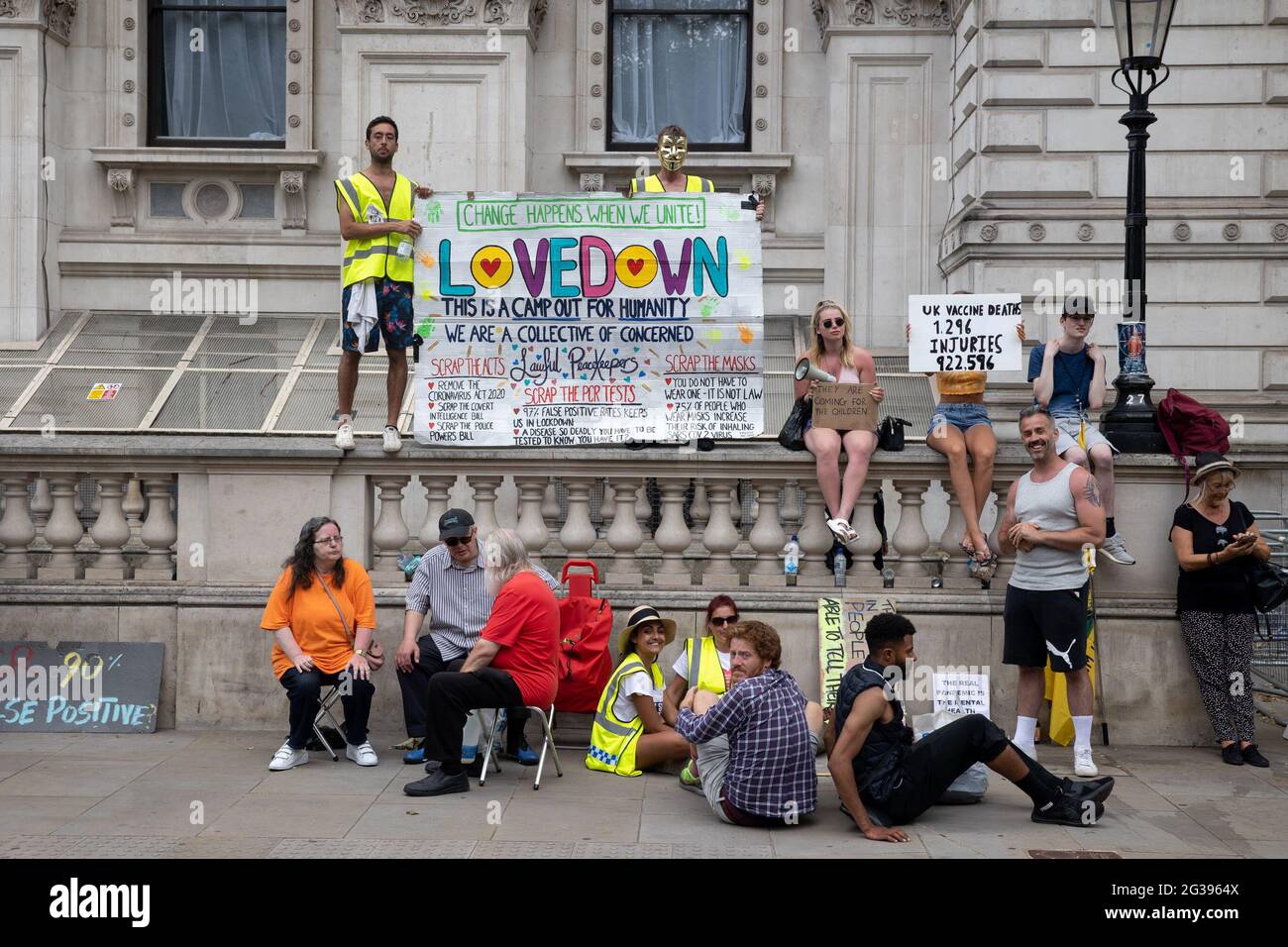 London, UK. 14th June 2021. Anti-vaxx protesters gather outside Downing Street. Yuen Ching Ng/Alamy Live News Stock Photo