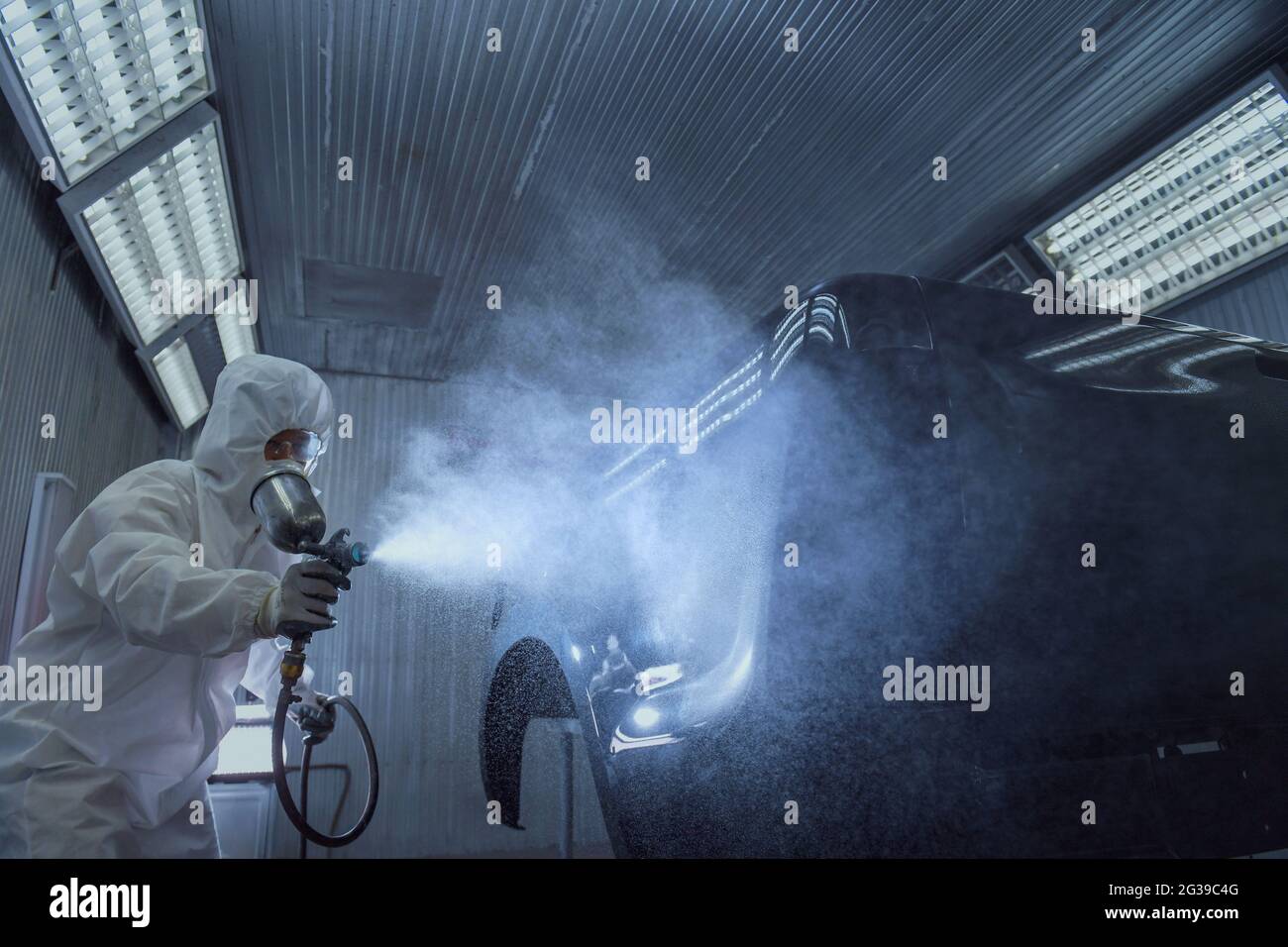 Paint spray gun hires stock photography and images Alamy