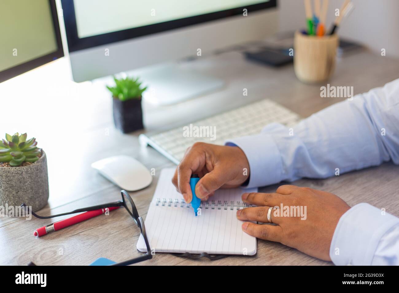 File notes hi-res stock photography and images - Alamy