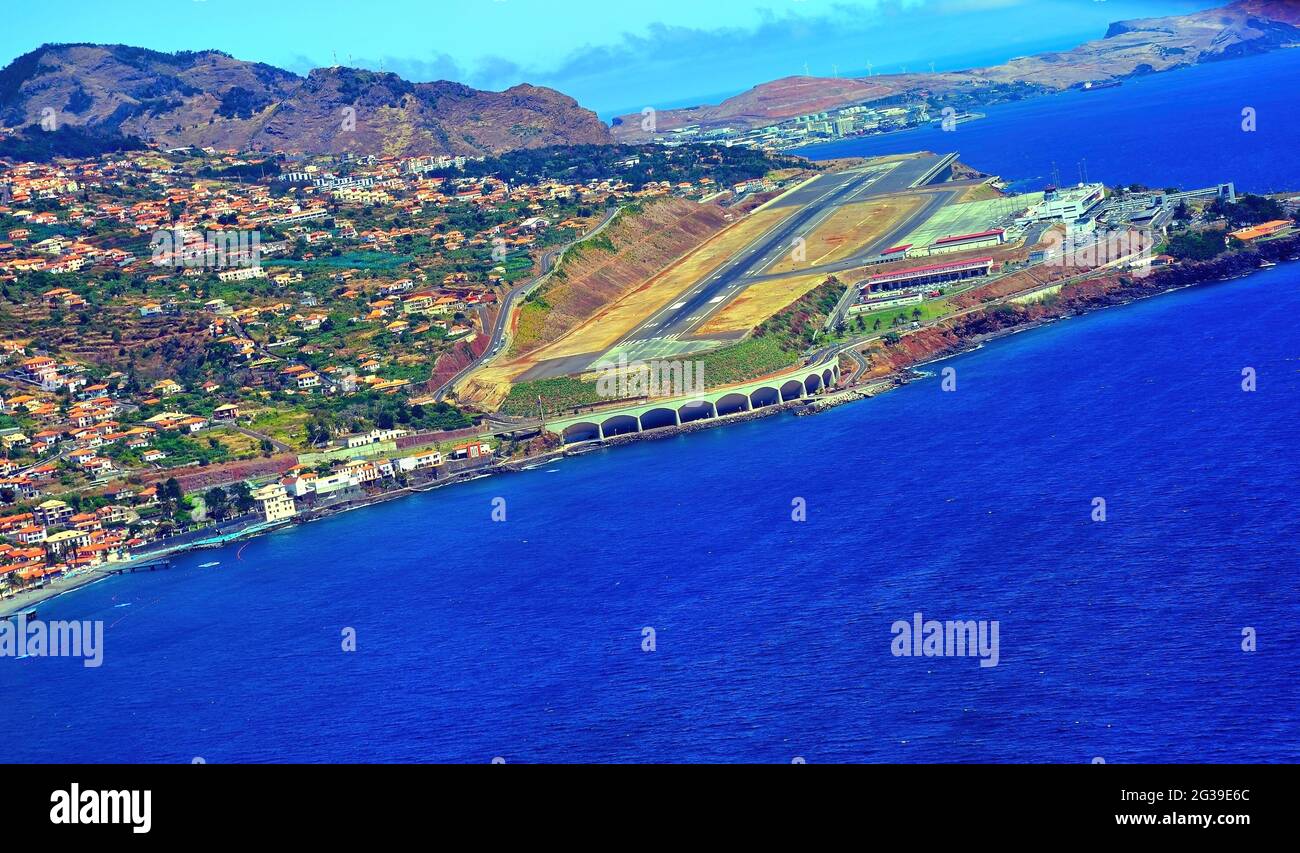 Madeira Airport Runway High Resolution Stock Photography And Images Alamy